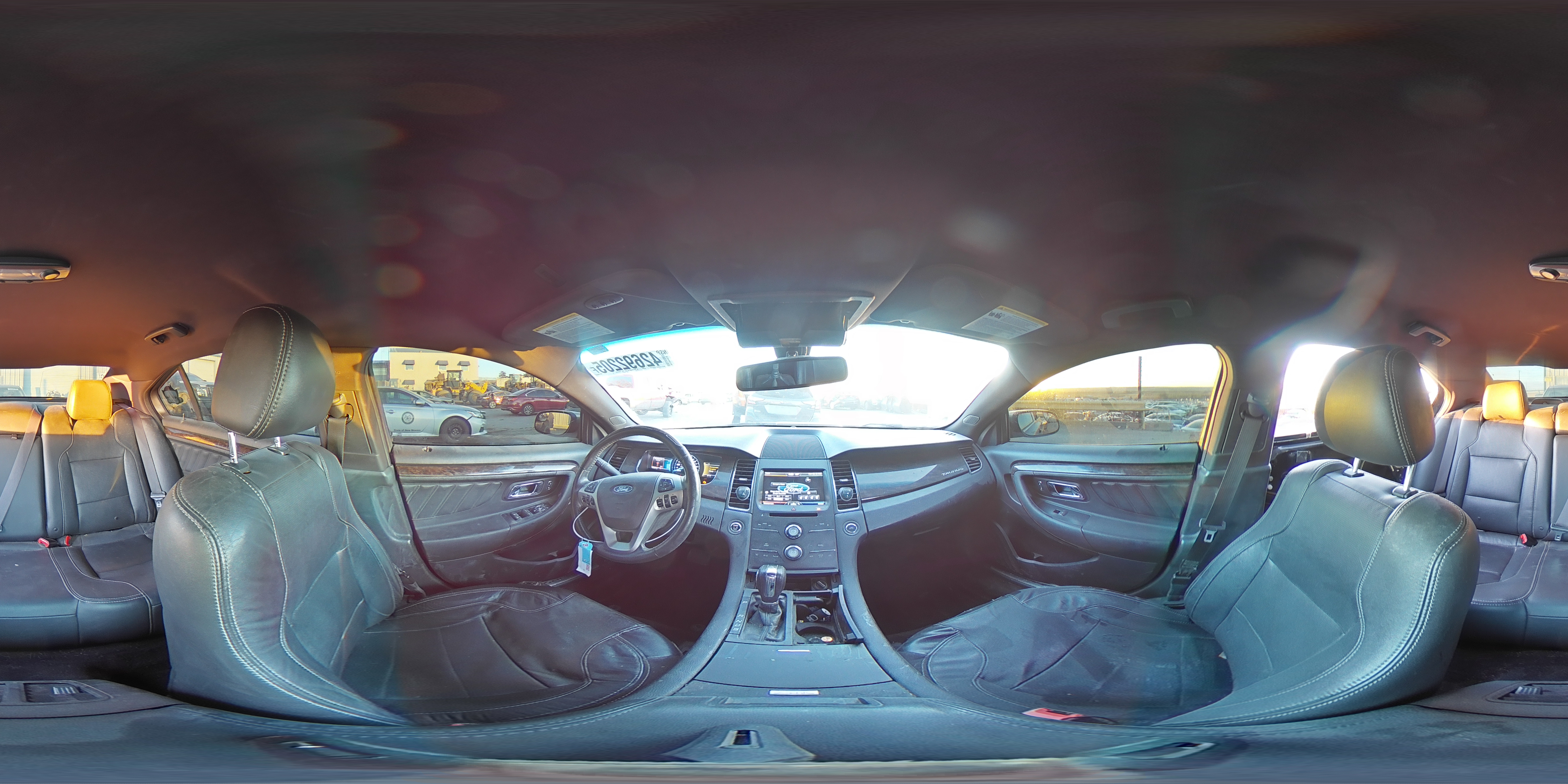 2015 Ford Taurus - Image 13