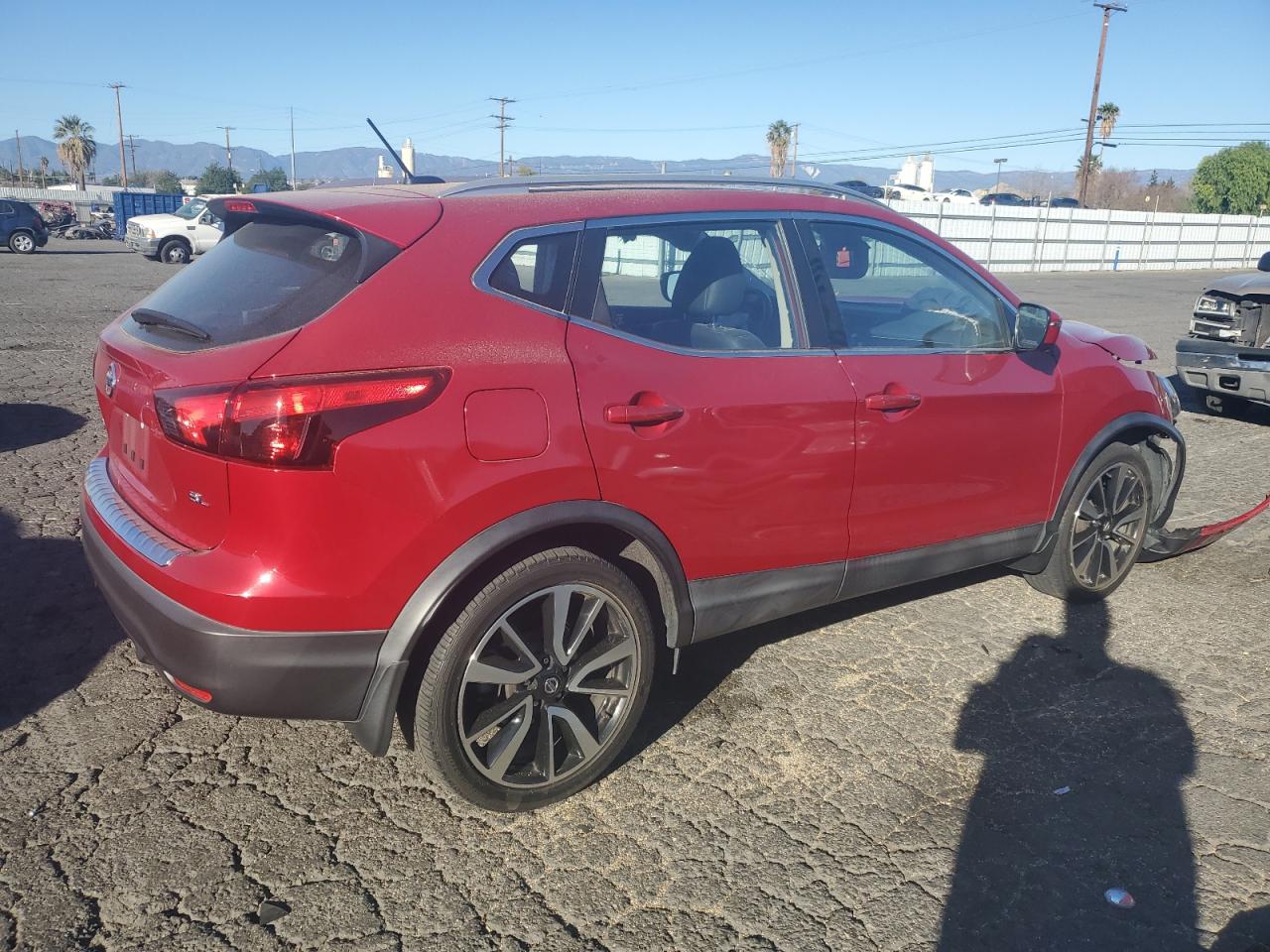 JN1BJ1CPXJW196020 NISSAN ROGUE 2018