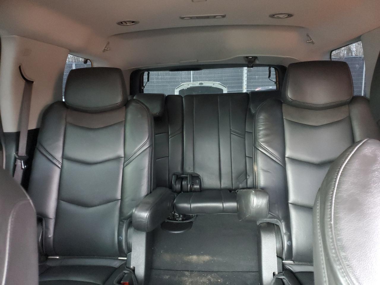 2018 Cadillac Escalade Luxury VIN: 1GYS4BKJ7JR362512 Lot: 41364275