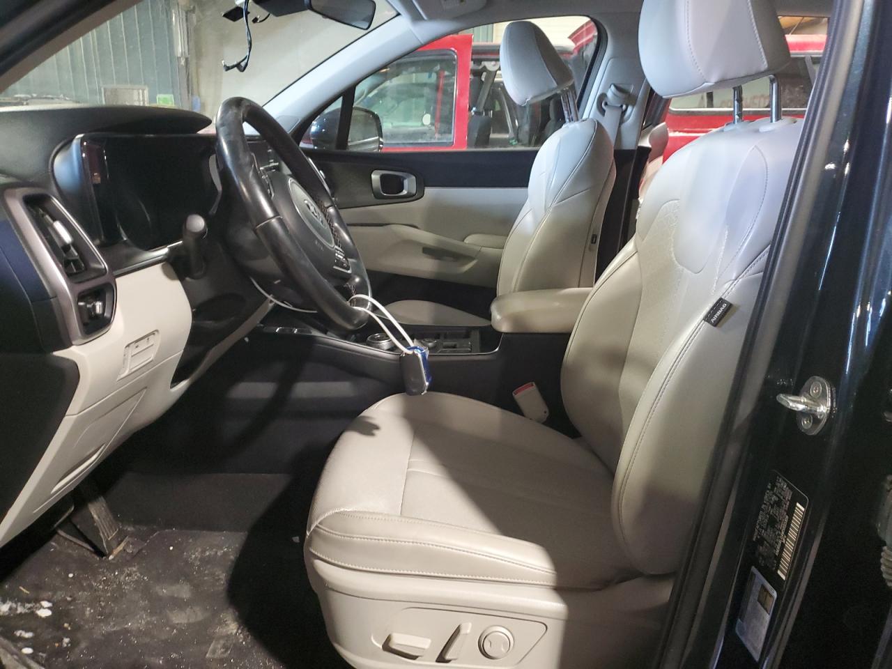2021 Kia Sorento - Image 7