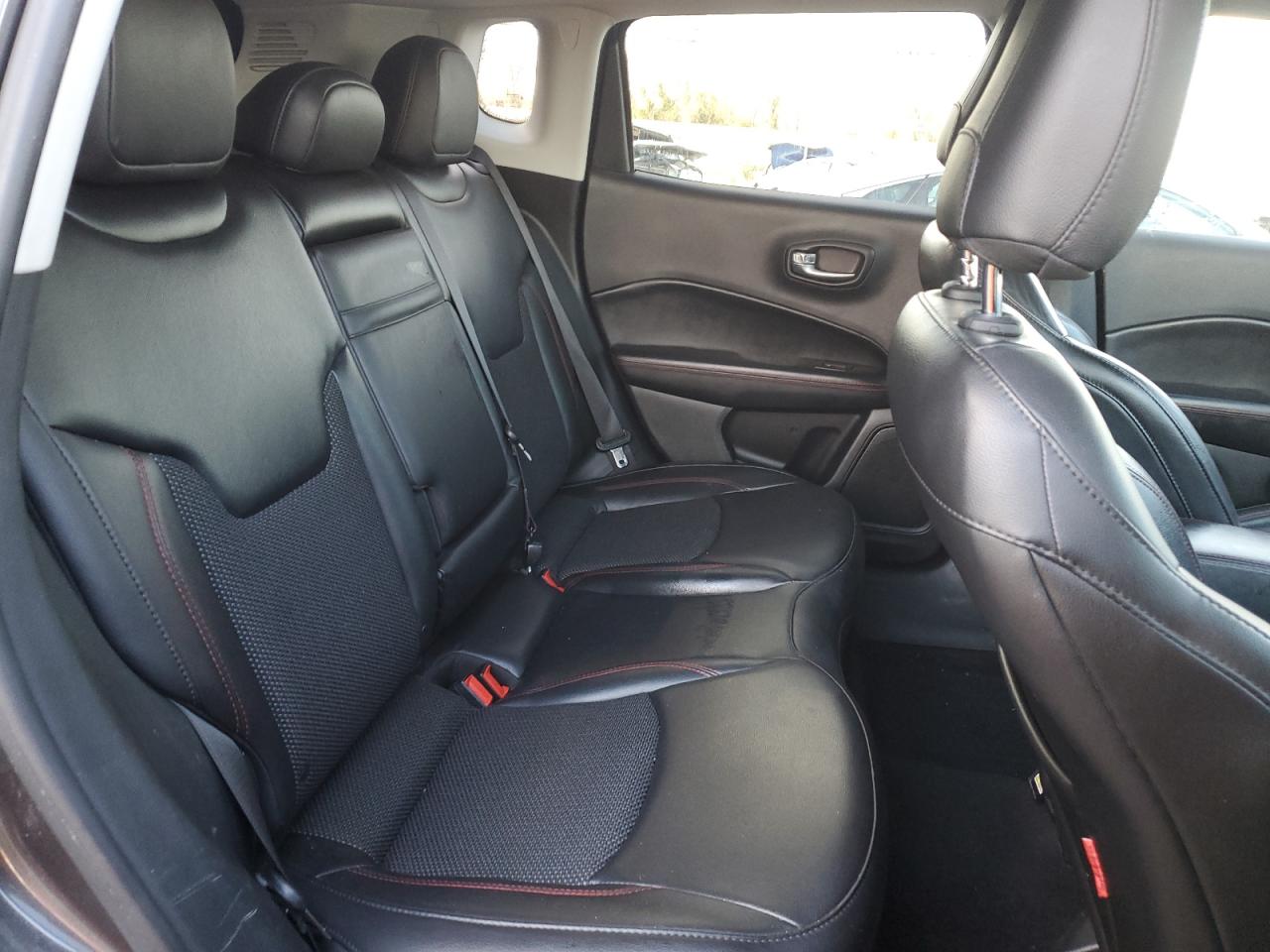 2019 Jeep Compass - Image 10