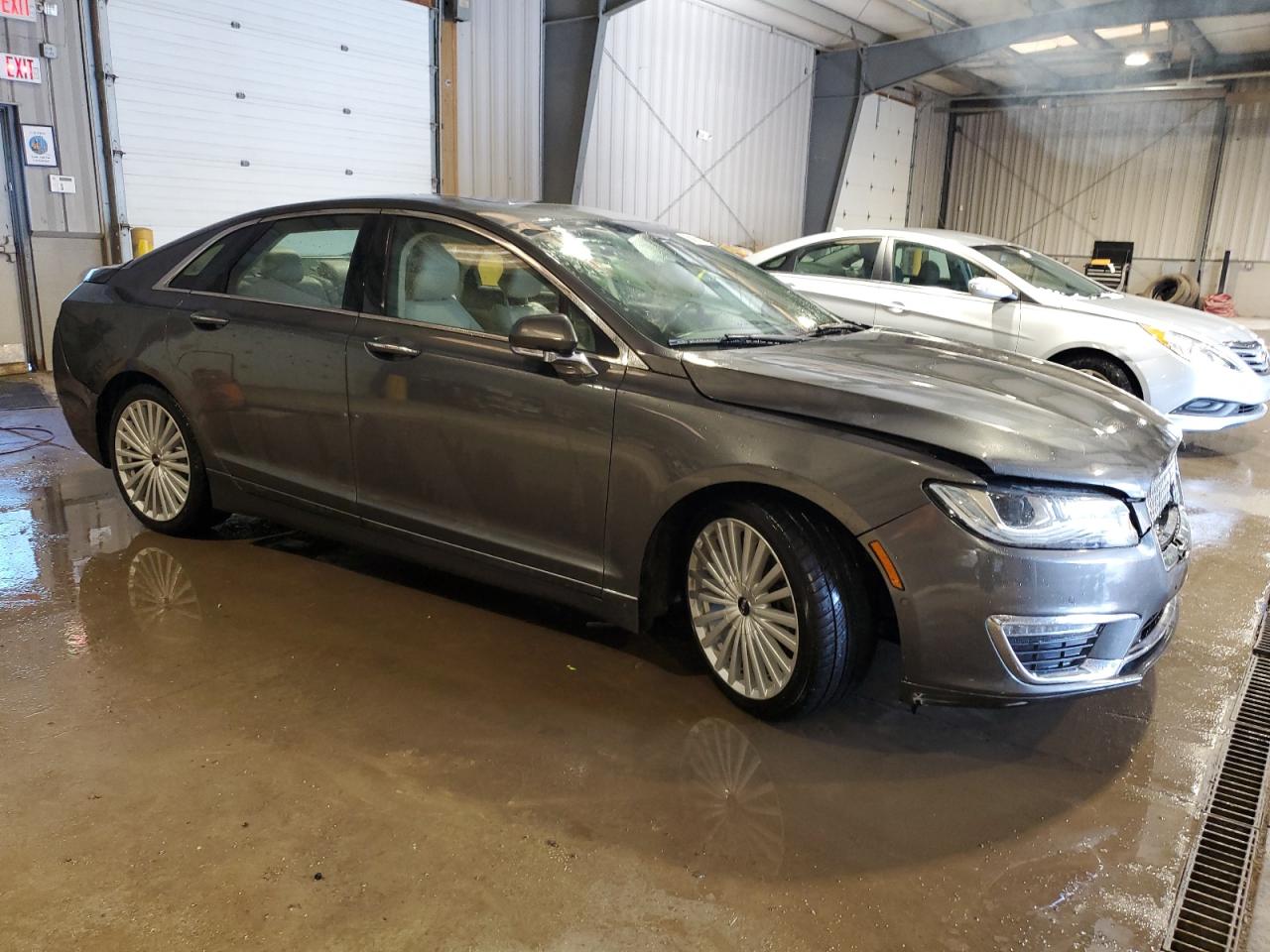 2017 Lincoln MKZ - Image 4