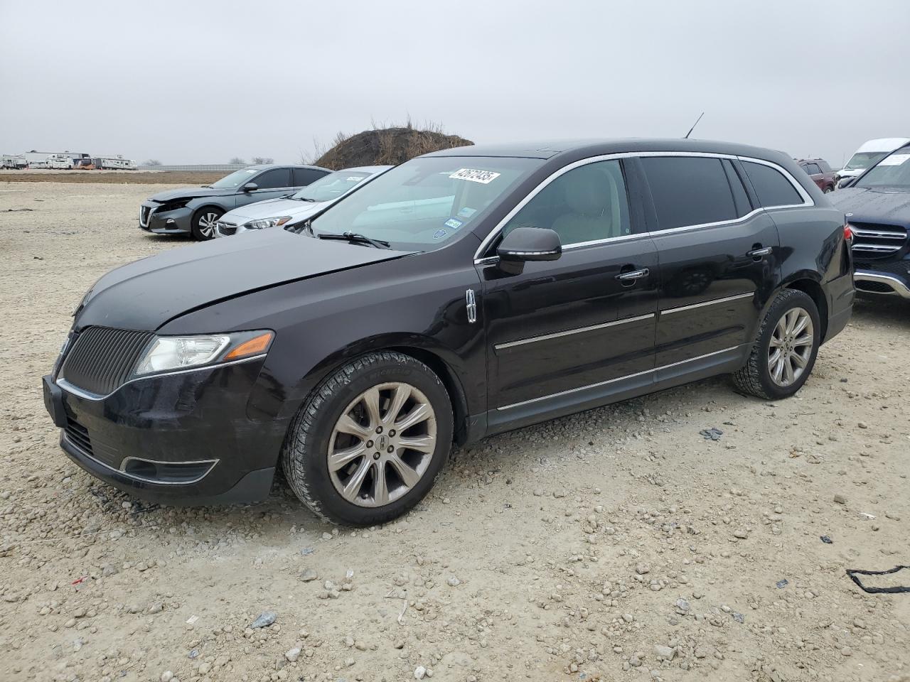 2014 Lincoln MKT - Image 1