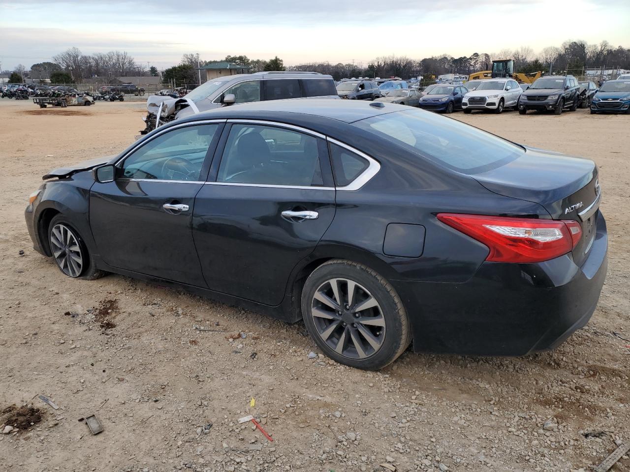 2017 Nissan Altima - Image 2