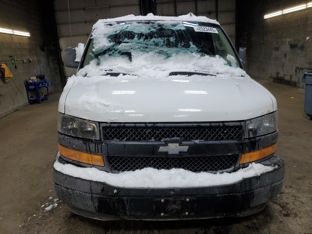 2018 Chevrolet Express - Image 5