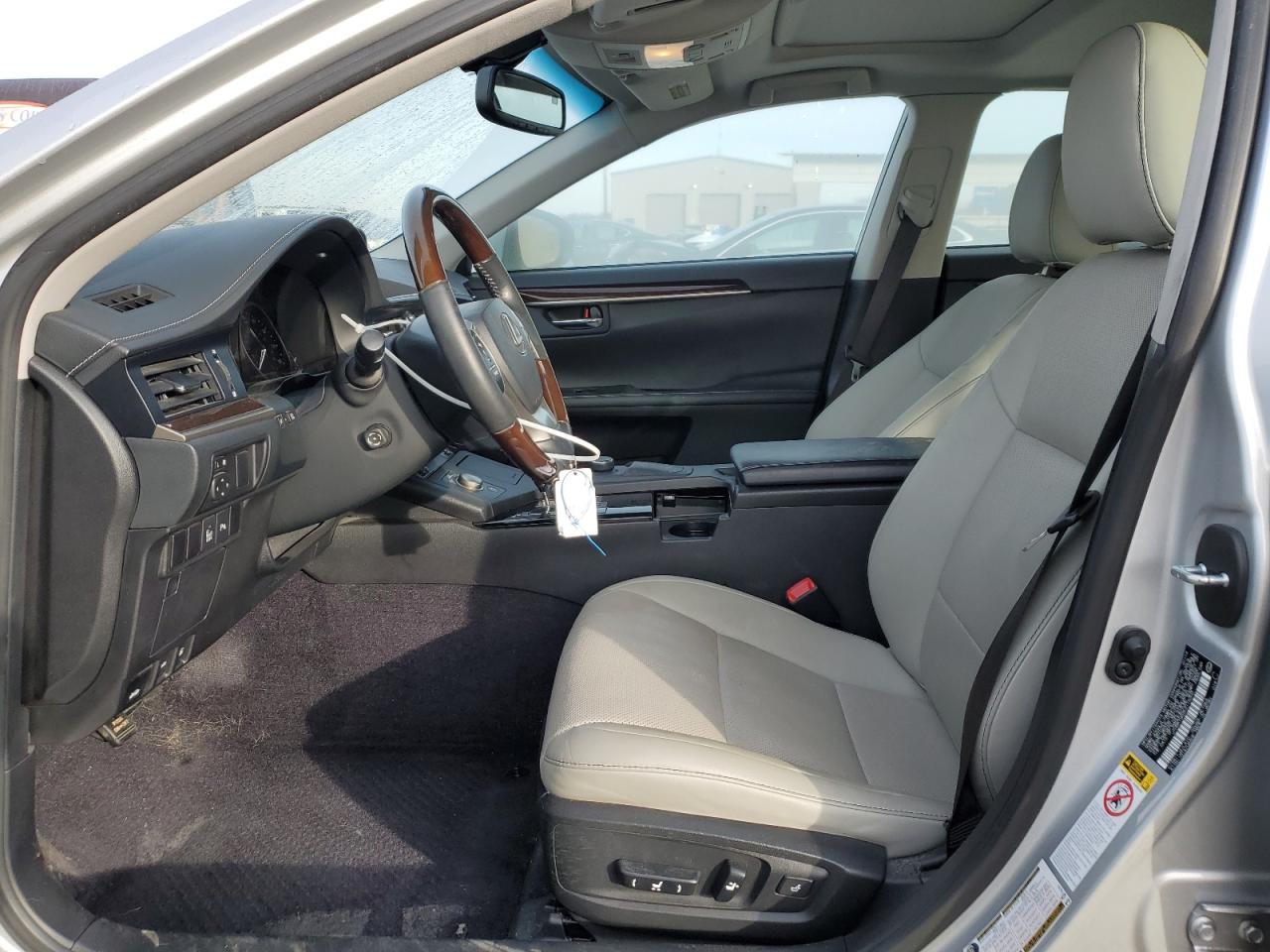 2014 Lexus ES - Image 7