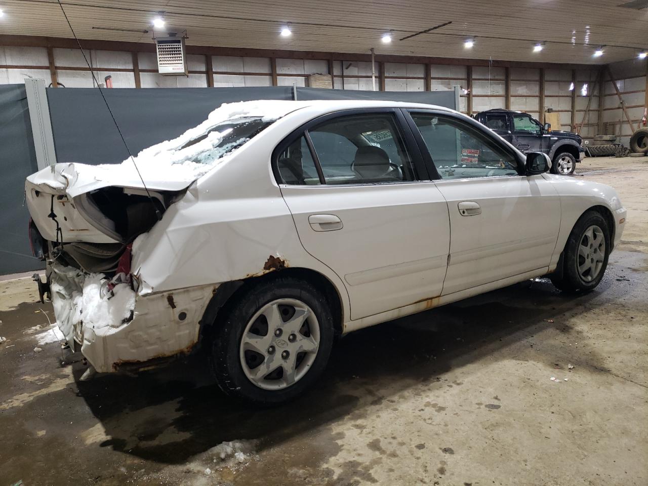 2004 Hyundai Elantra - Image 3
