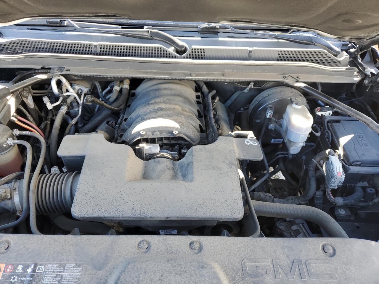 2020 GMC Yukon - Image 12