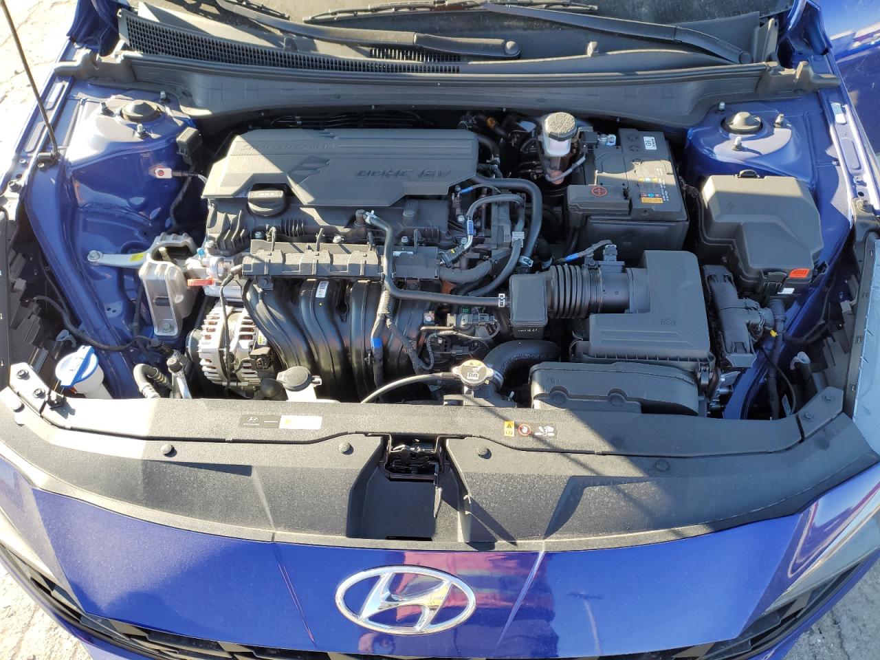2023 Hyundai Elantra - Image 11