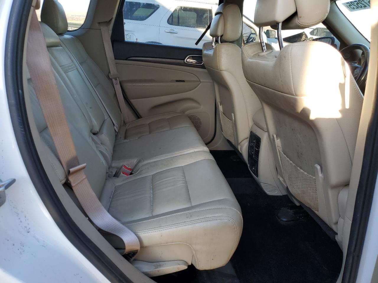 2014 Jeep Grand Cherokee - Image 11