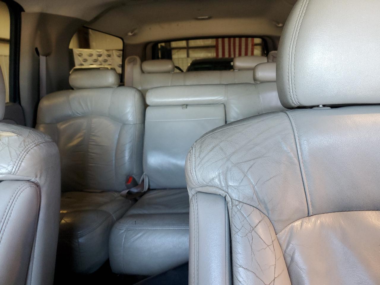 2002 Chevrolet Suburban - Image 10