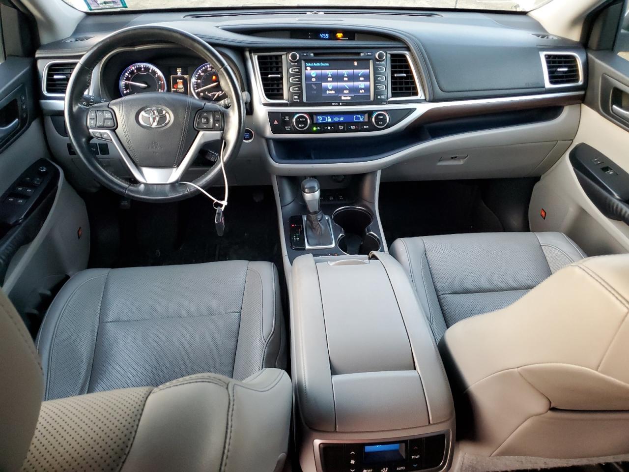 2015 Toyota Highlander - Image 8
