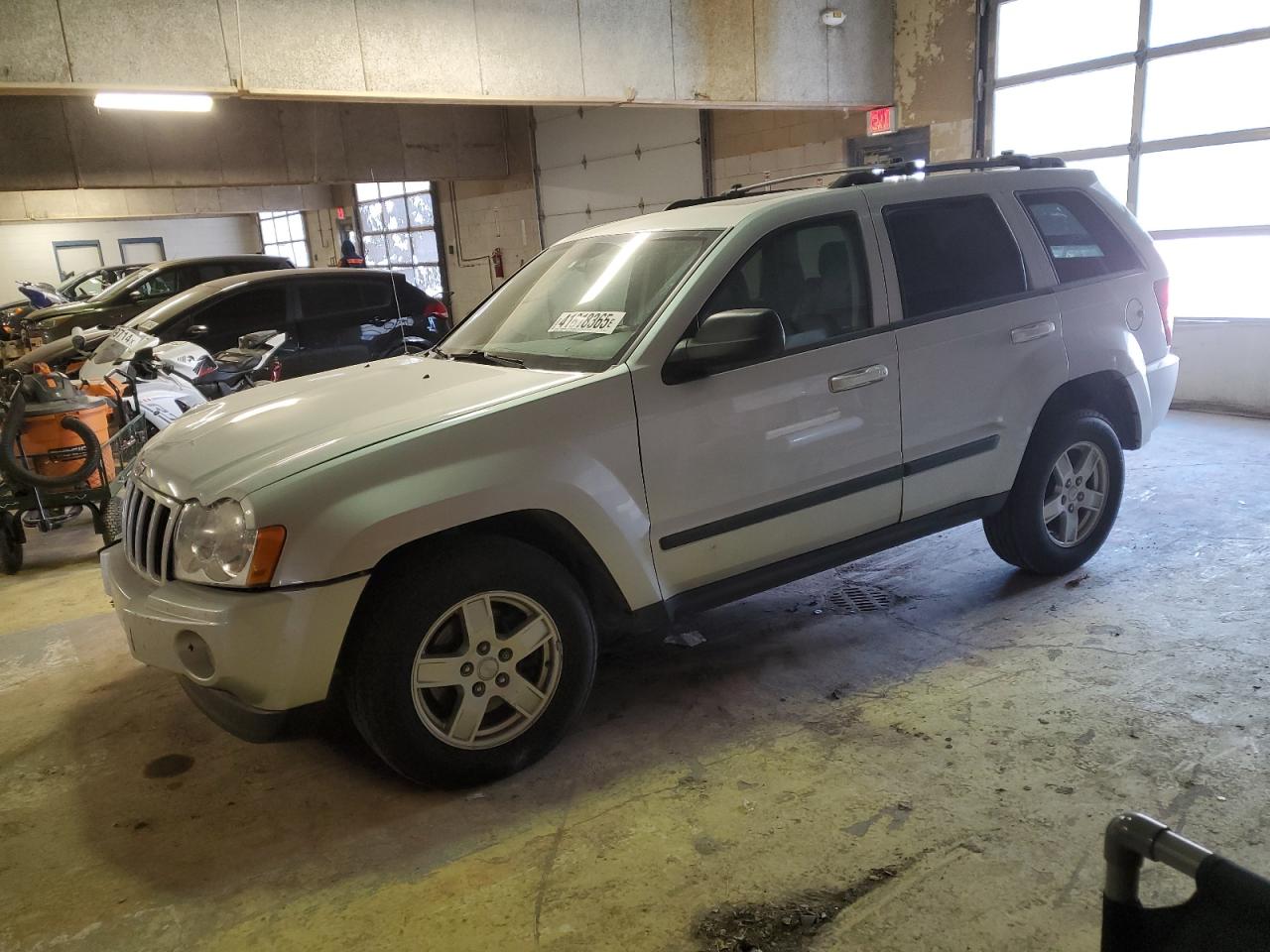 2007 Jeep Grand Cherokee - Image 1