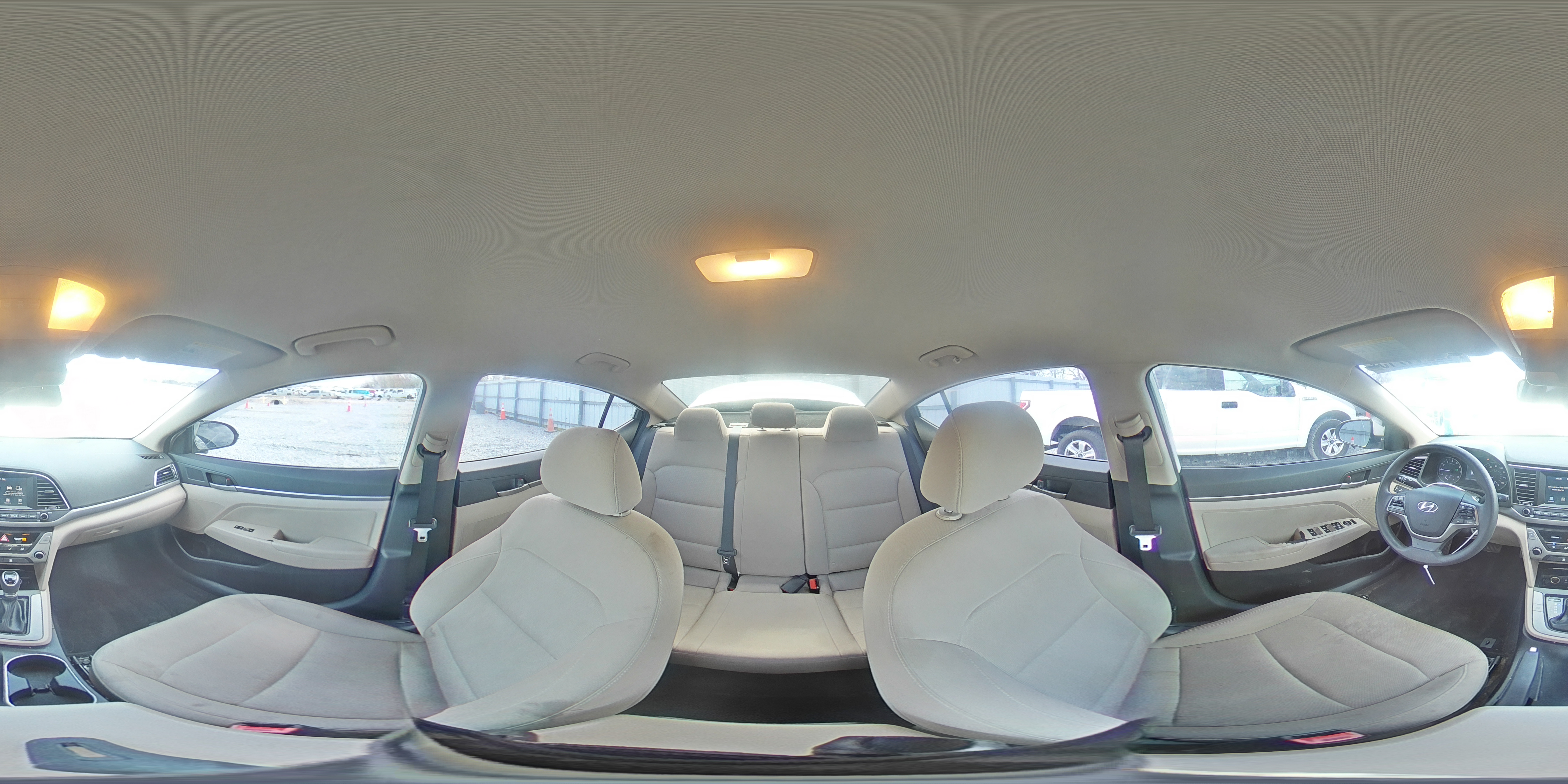 2018 Hyundai Elantra - Image 12