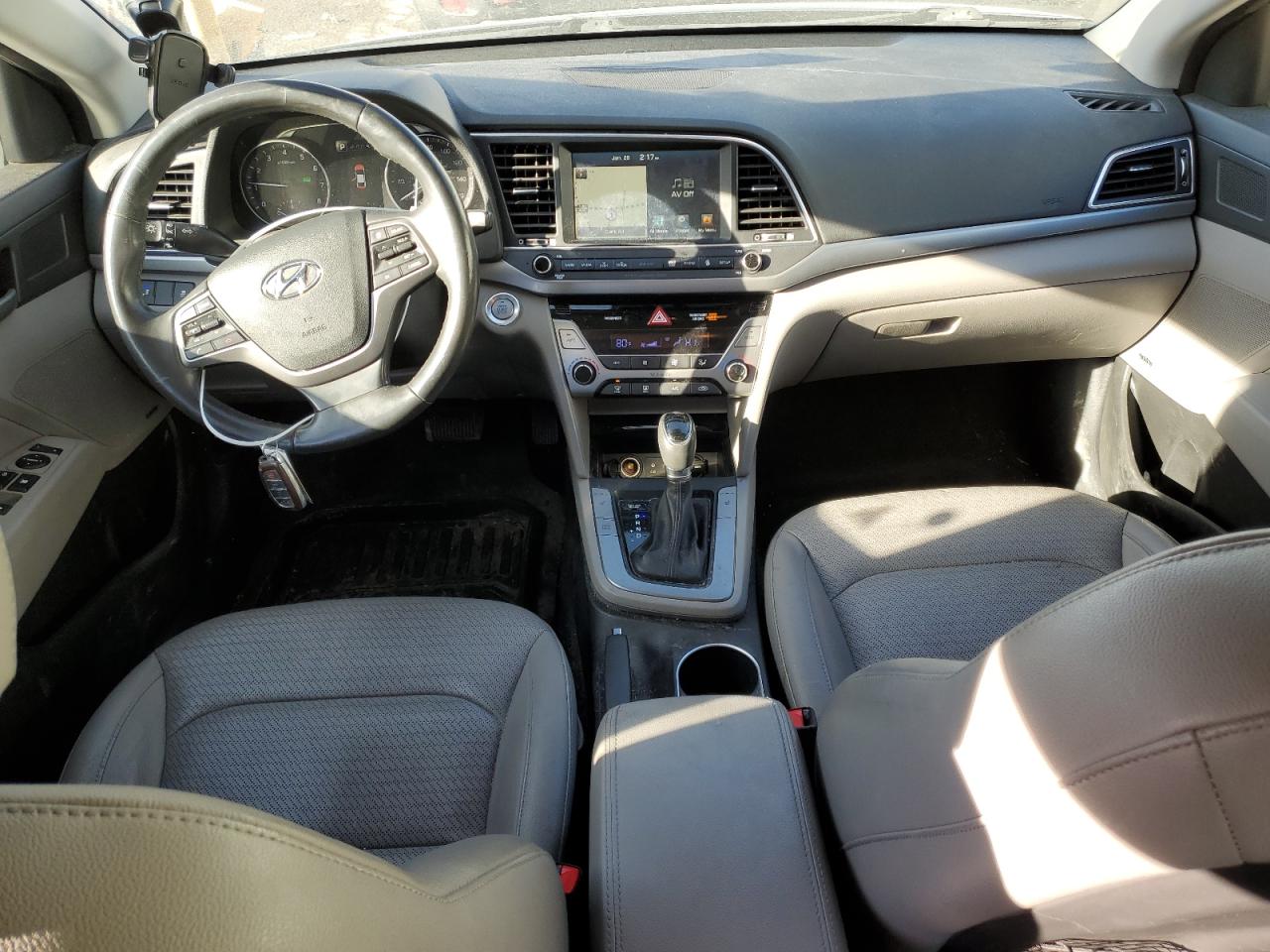 2017 Hyundai Elantra - Image 8