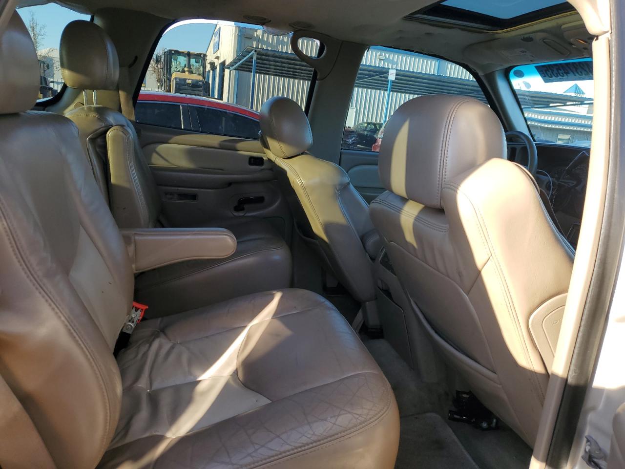 2004 GMC Yukon - Image 11