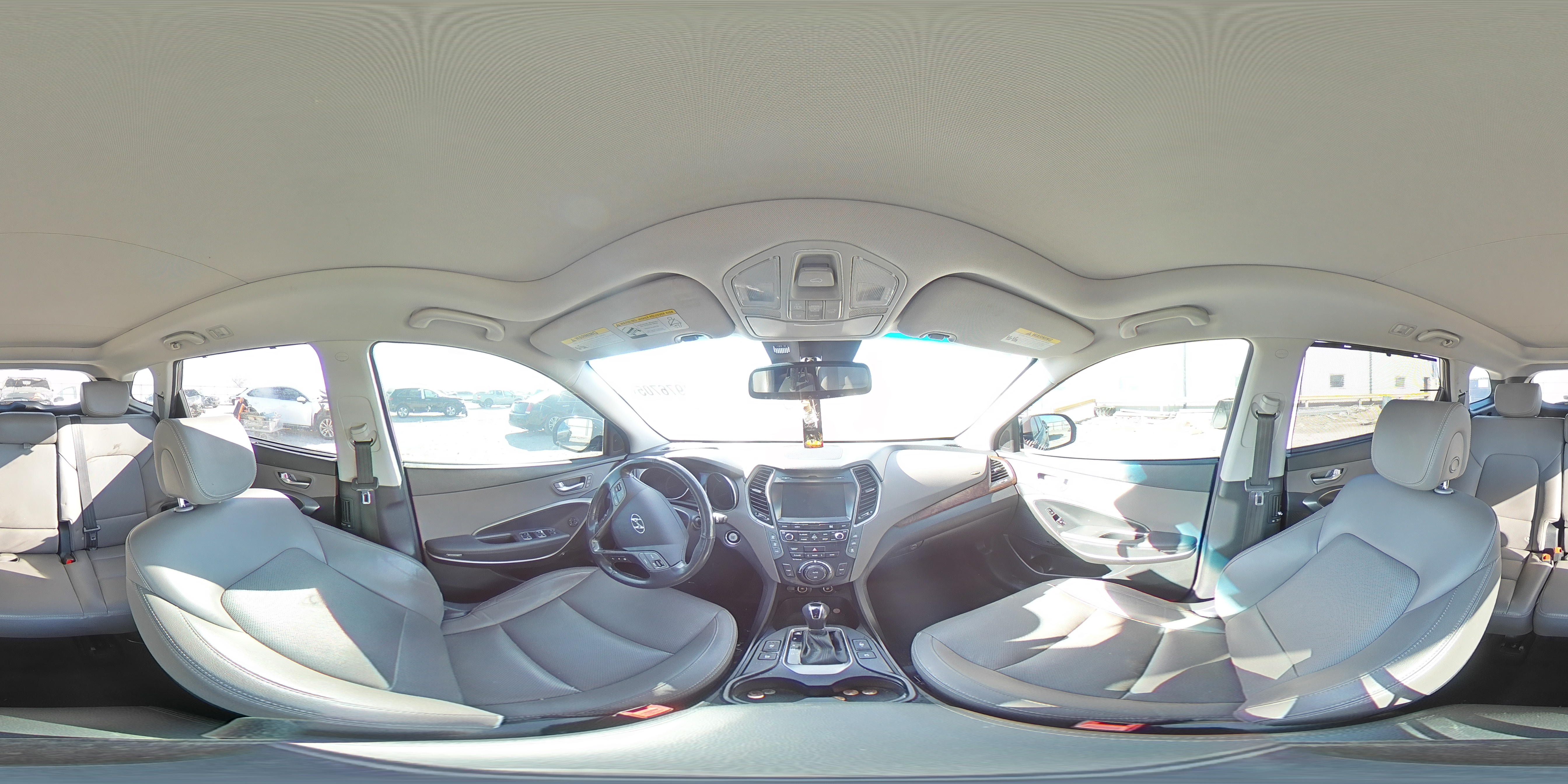 2018 Hyundai Santa Fe - Image 13