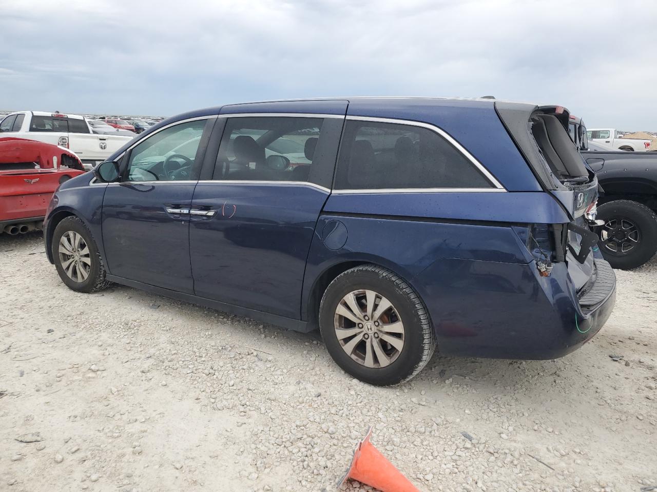 2016 Honda Odyssey - Image 2