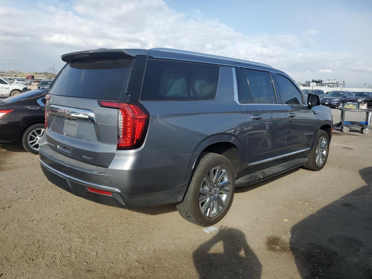 2021 GMC Yukon - Image 3