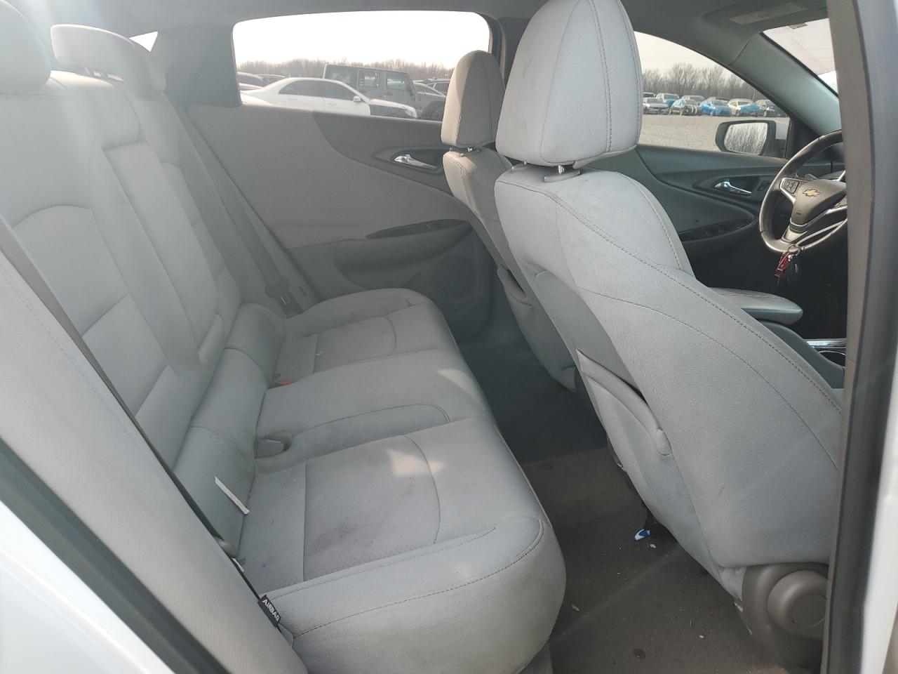 2016 Chevrolet Malibu - Image 10