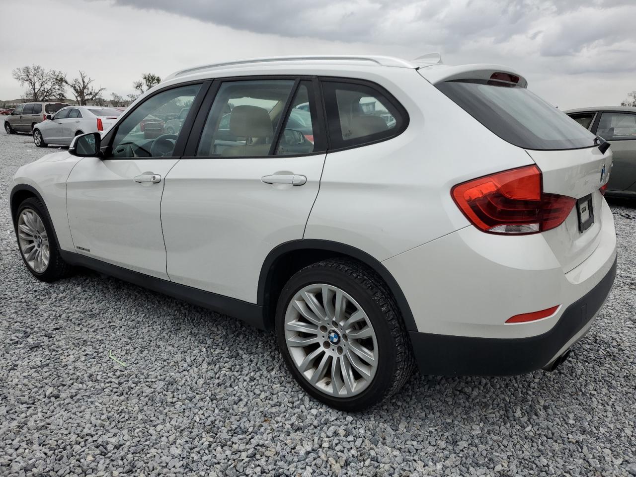 2015 BMW X1 - Image 2