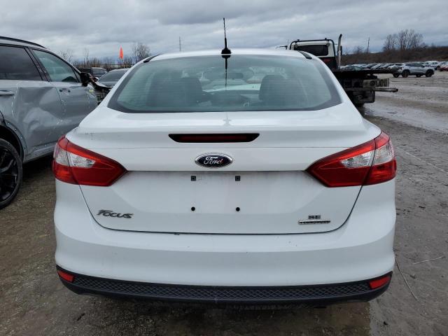 Sedans FORD FOCUS 2014 Biały