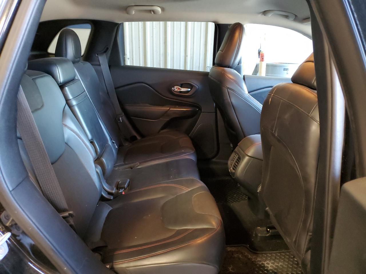 2016 Jeep Cherokee - Image 11