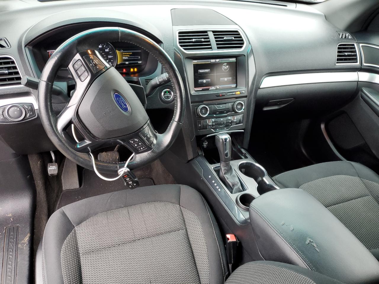 2016 Ford Explorer - Image 8