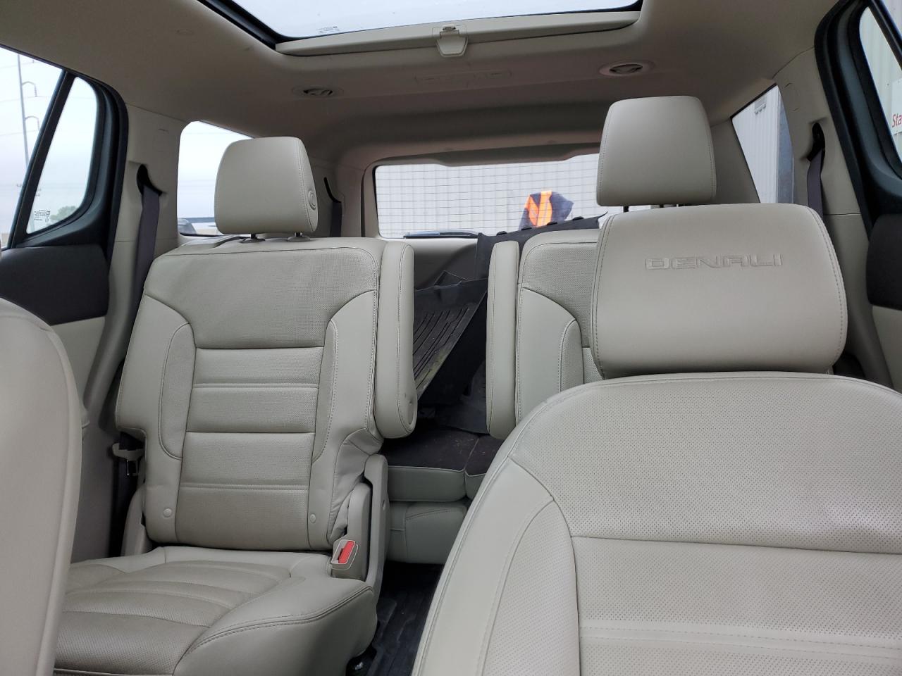 2018 GMC Acadia - Image 10