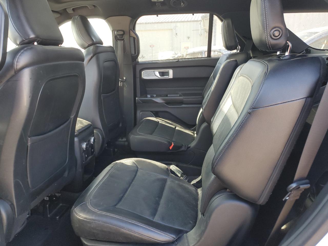 2020 Ford Explorer - Image 11