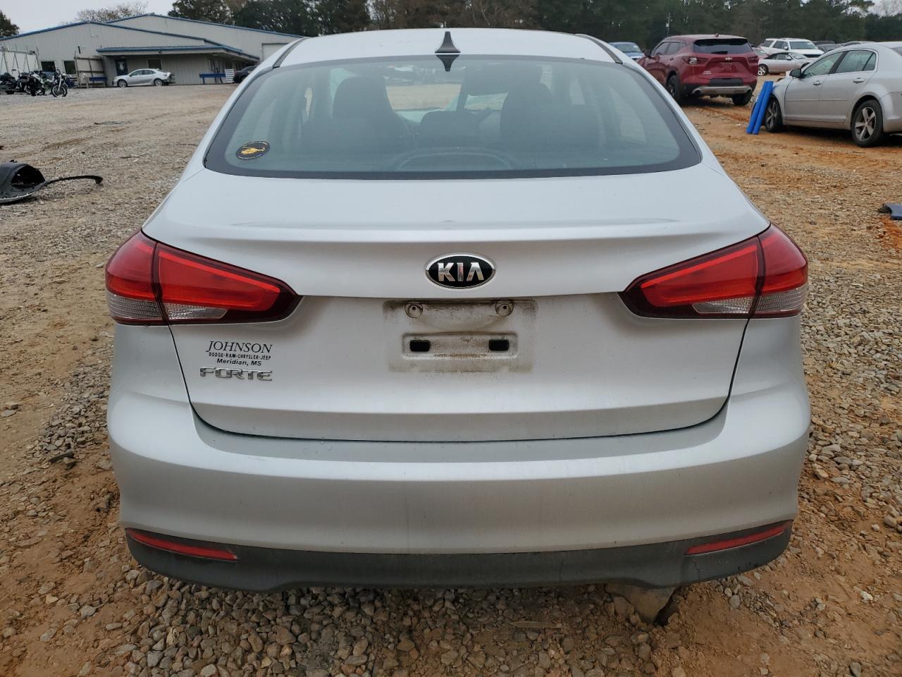 2017 Kia Forte - Image 6