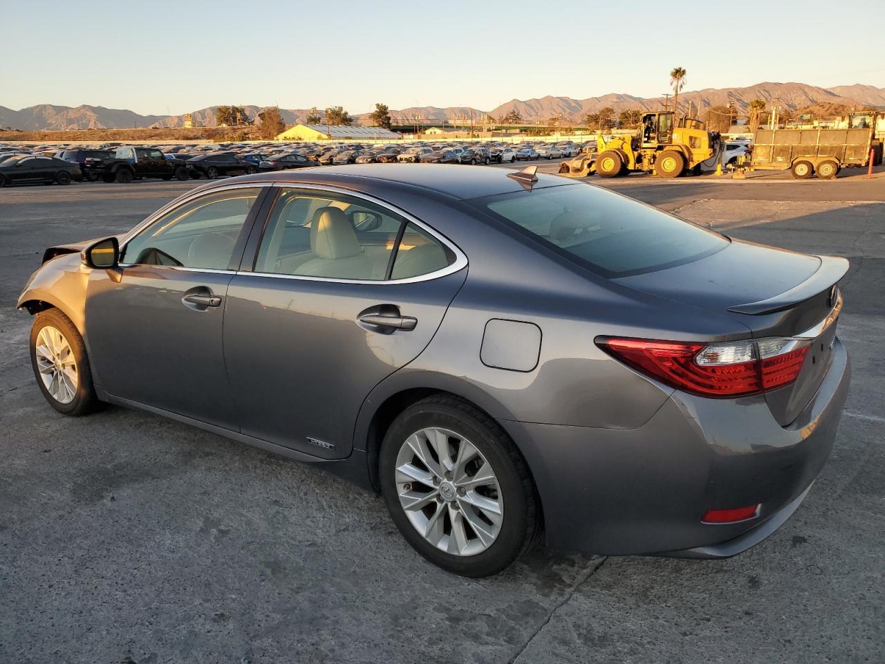 VIN JTHBW1GG7D2032033 2013 LEXUS ES300 no.2