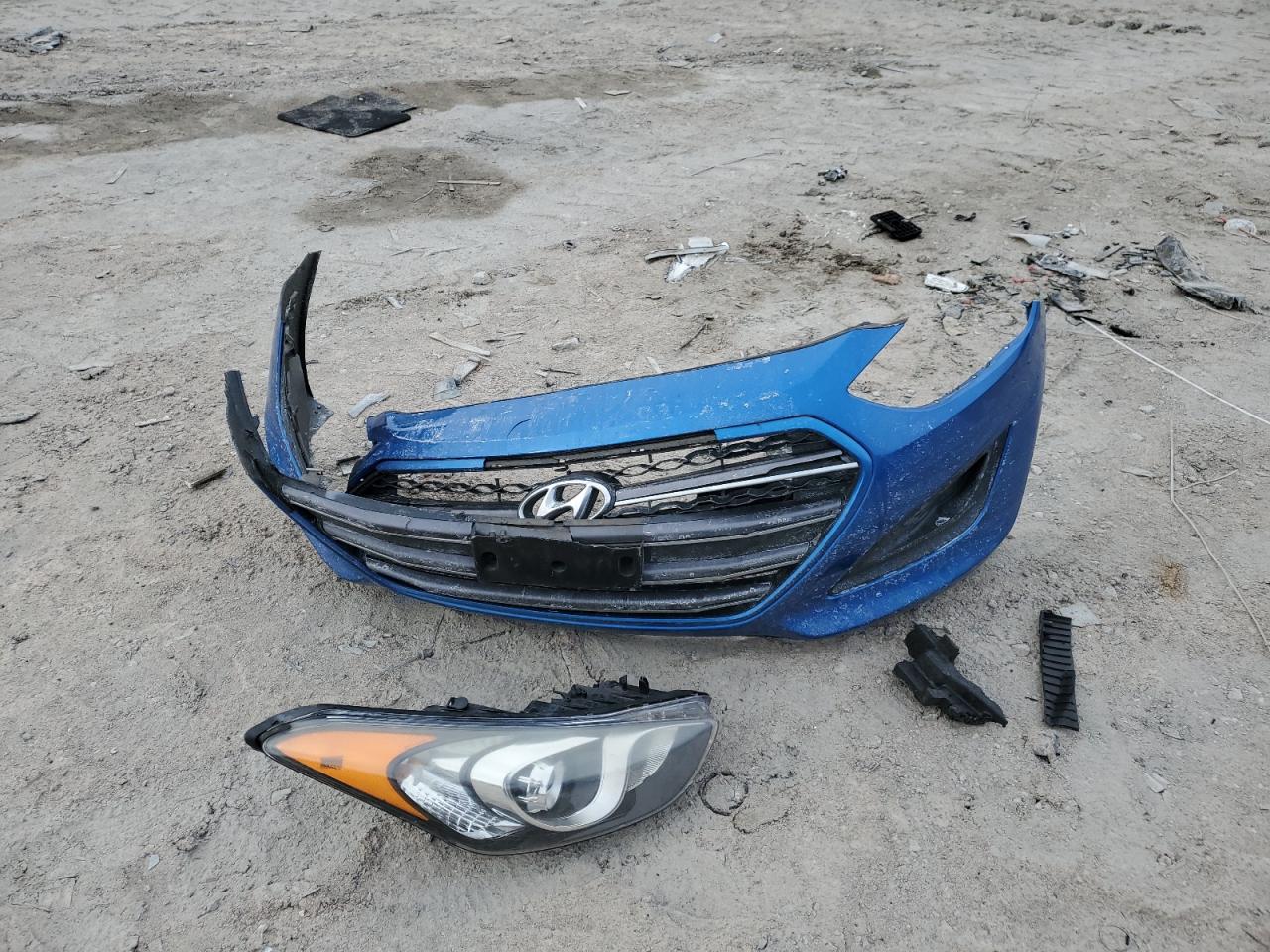 2017 Hyundai Elantra - Image 14