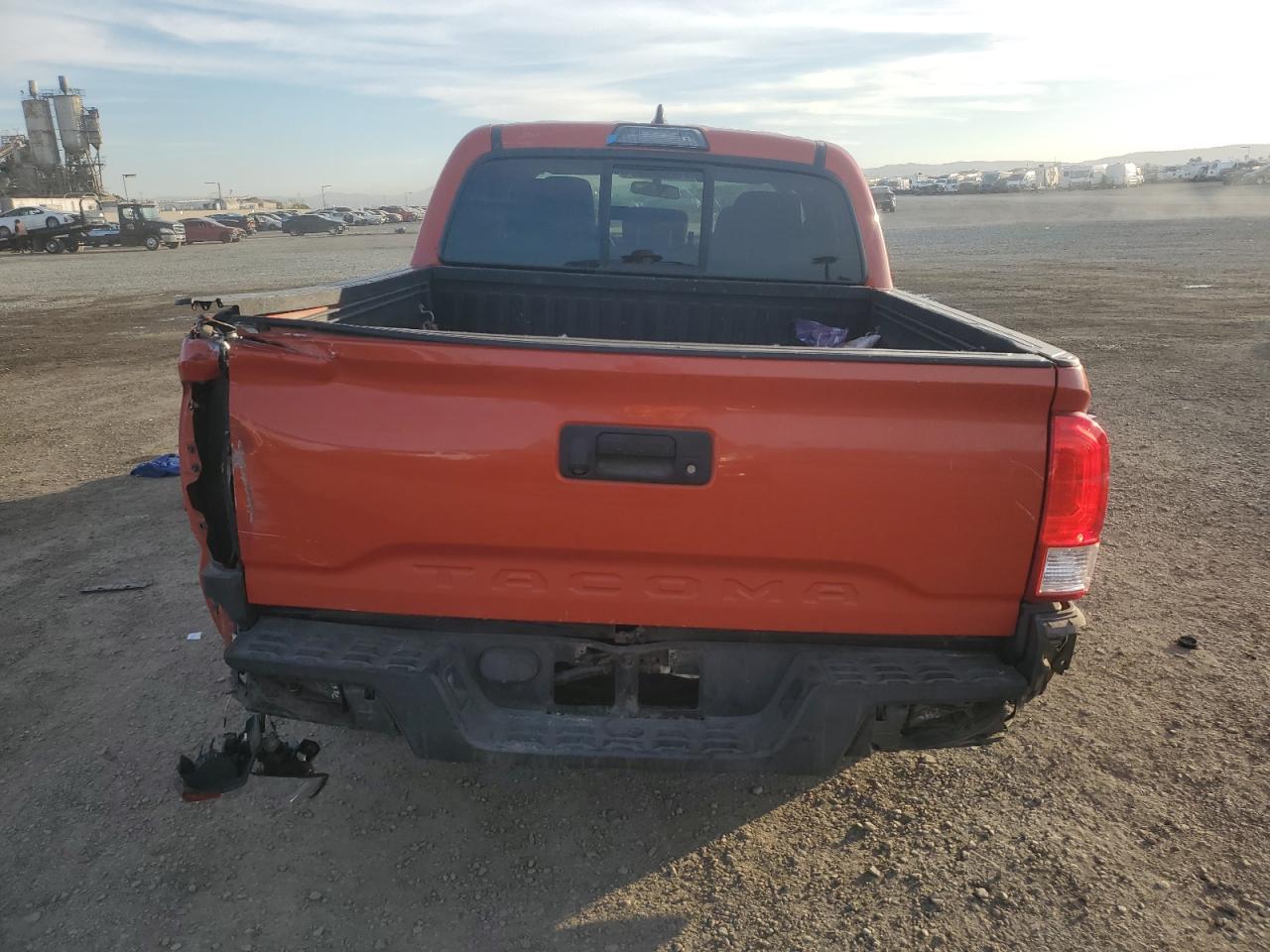 VIN 5TFAX5GN1HX103476 2017 TOYOTA TACOMA no.6