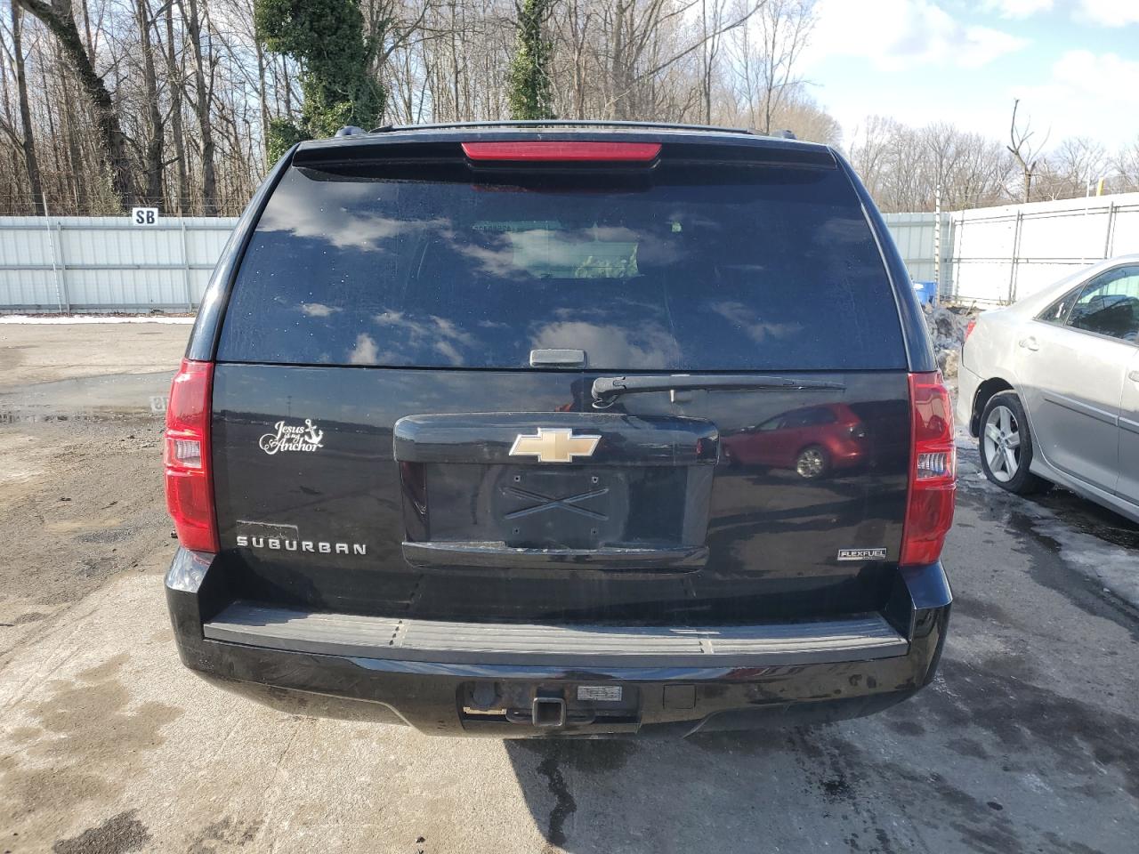 2011 Chevrolet Suburban - Image 6
