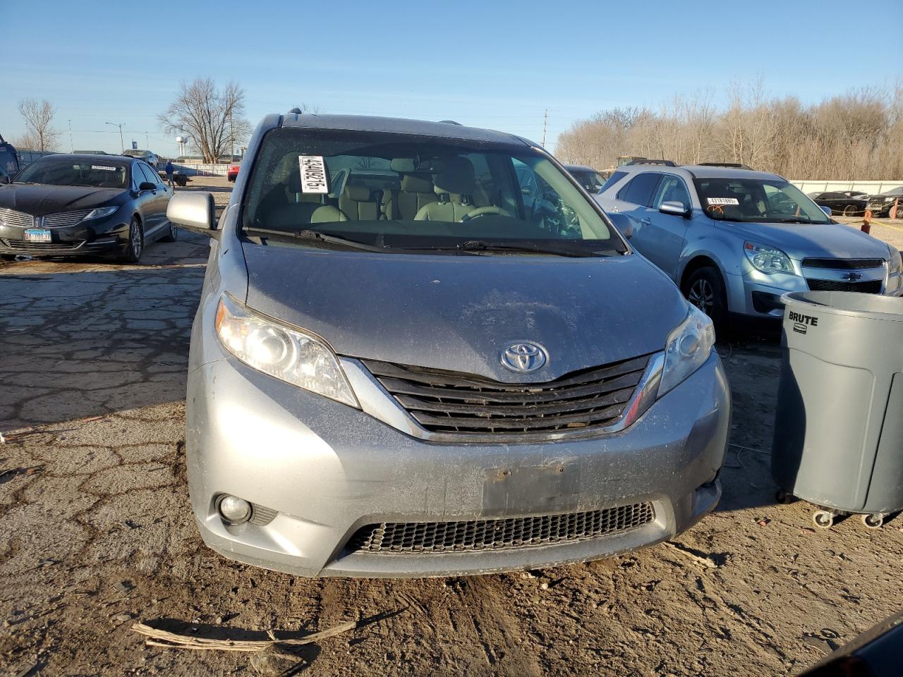 2011 Toyota Sienna - Image 5