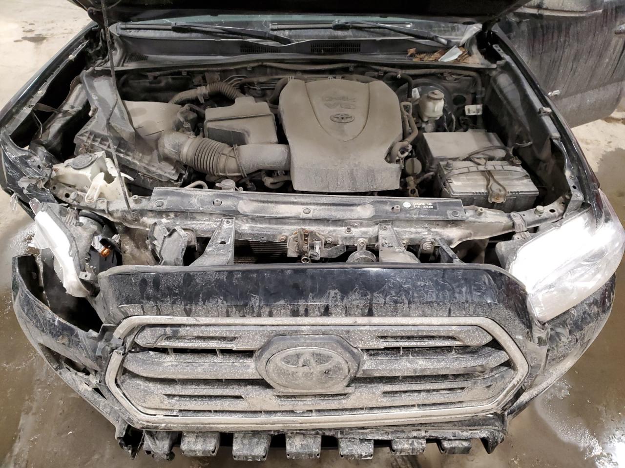 2019 Toyota Tacoma - Image 12