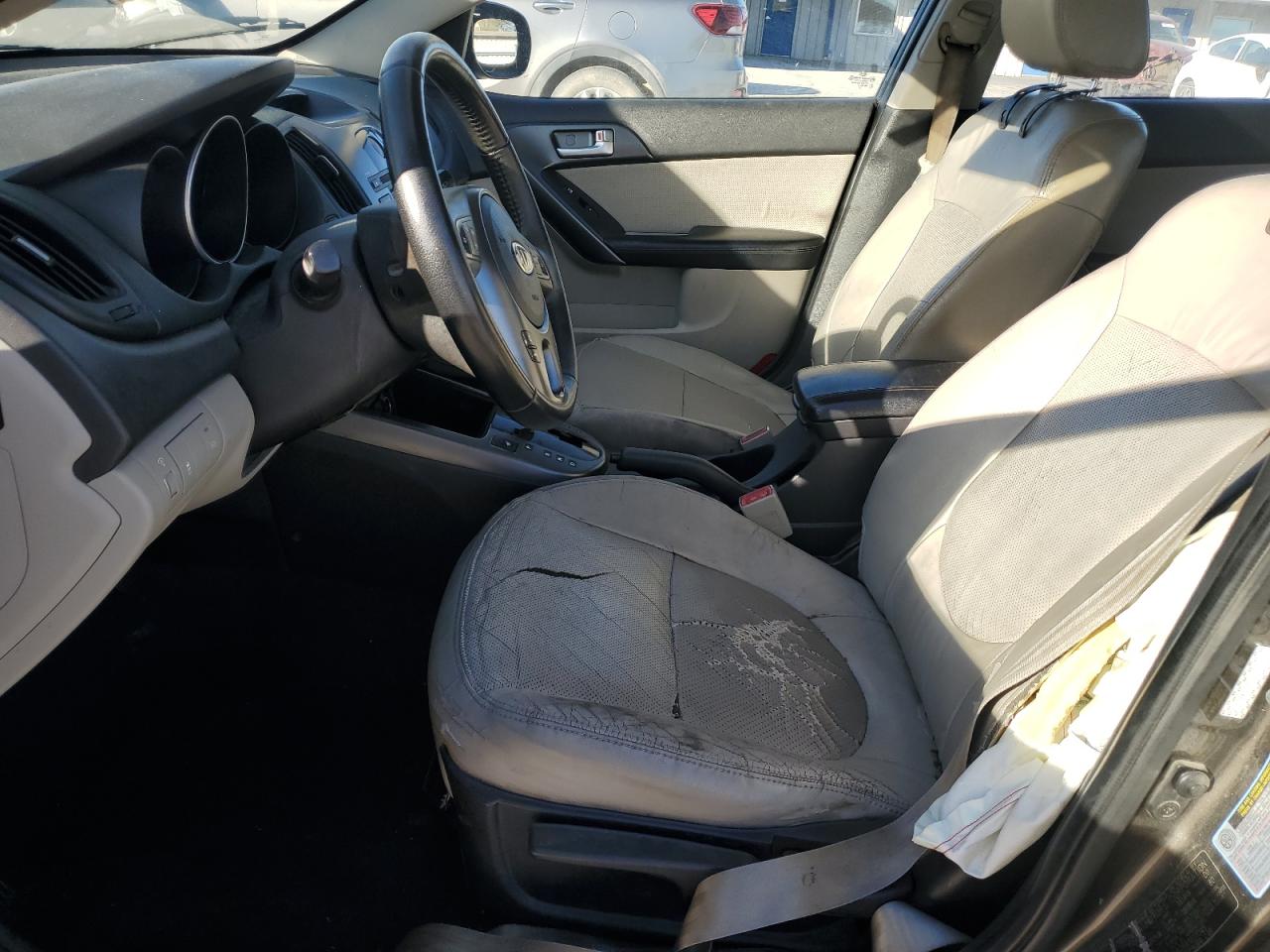 2010 Kia Forte - Image 7