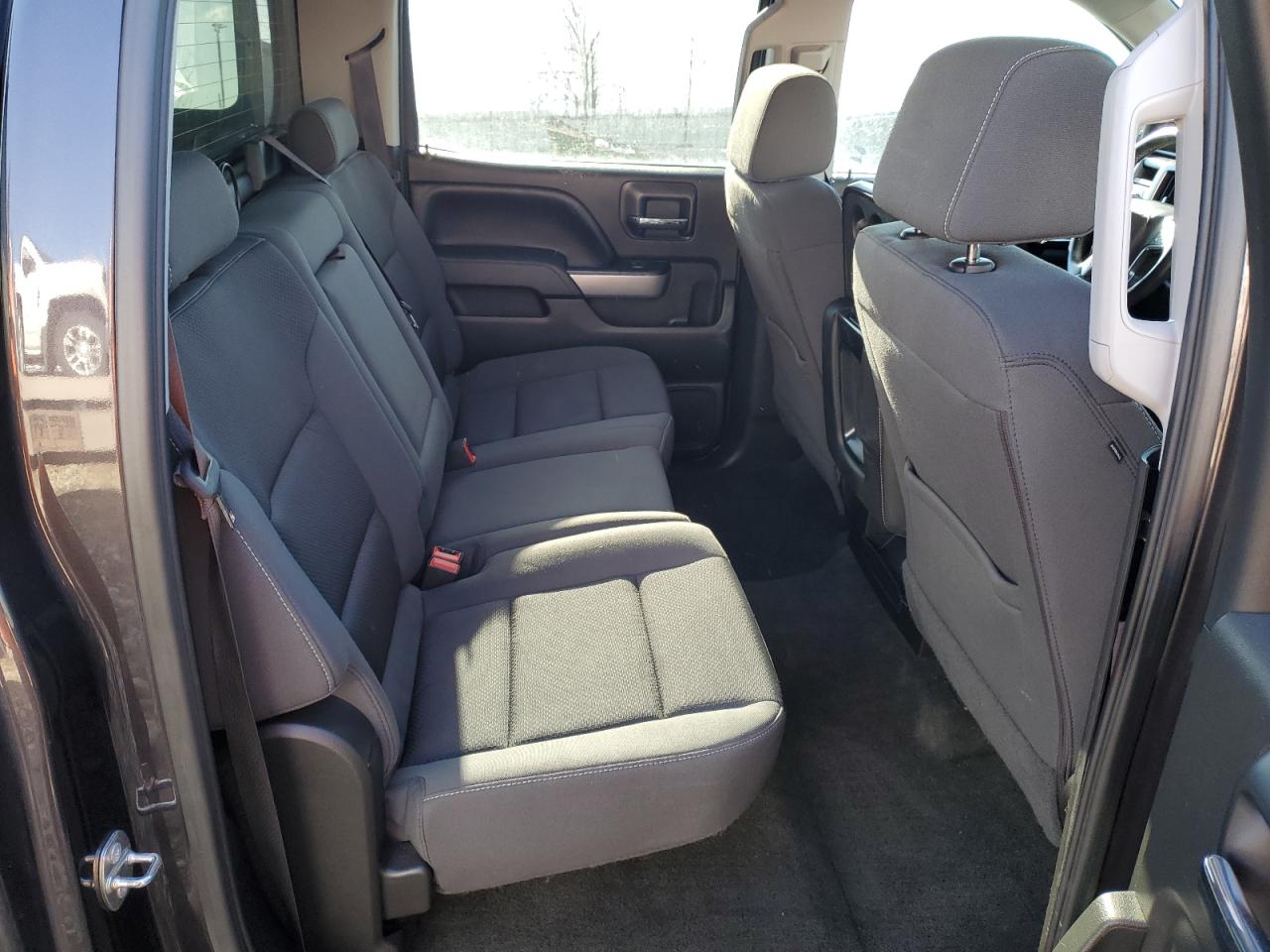 2016 Chevrolet Silverado - Image 10