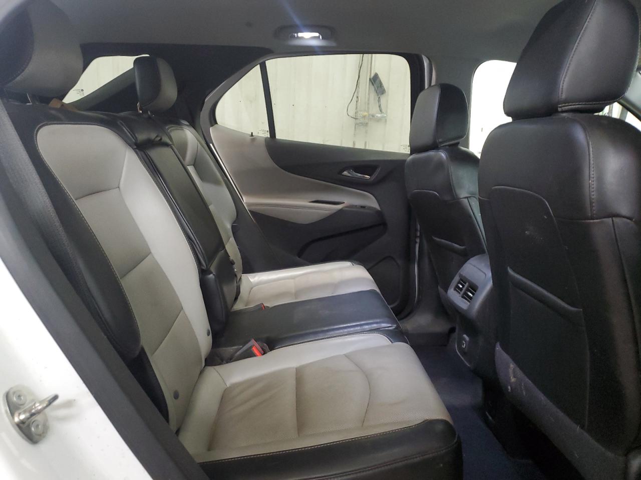 2020 Chevrolet Equinox - Image 11