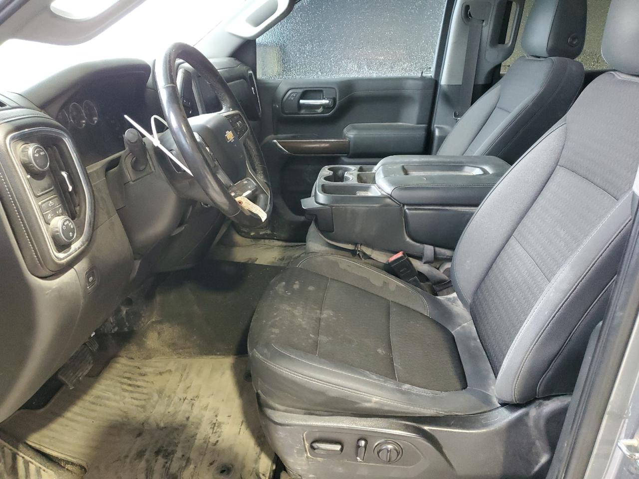 2020 Chevrolet Silverado - Image 7