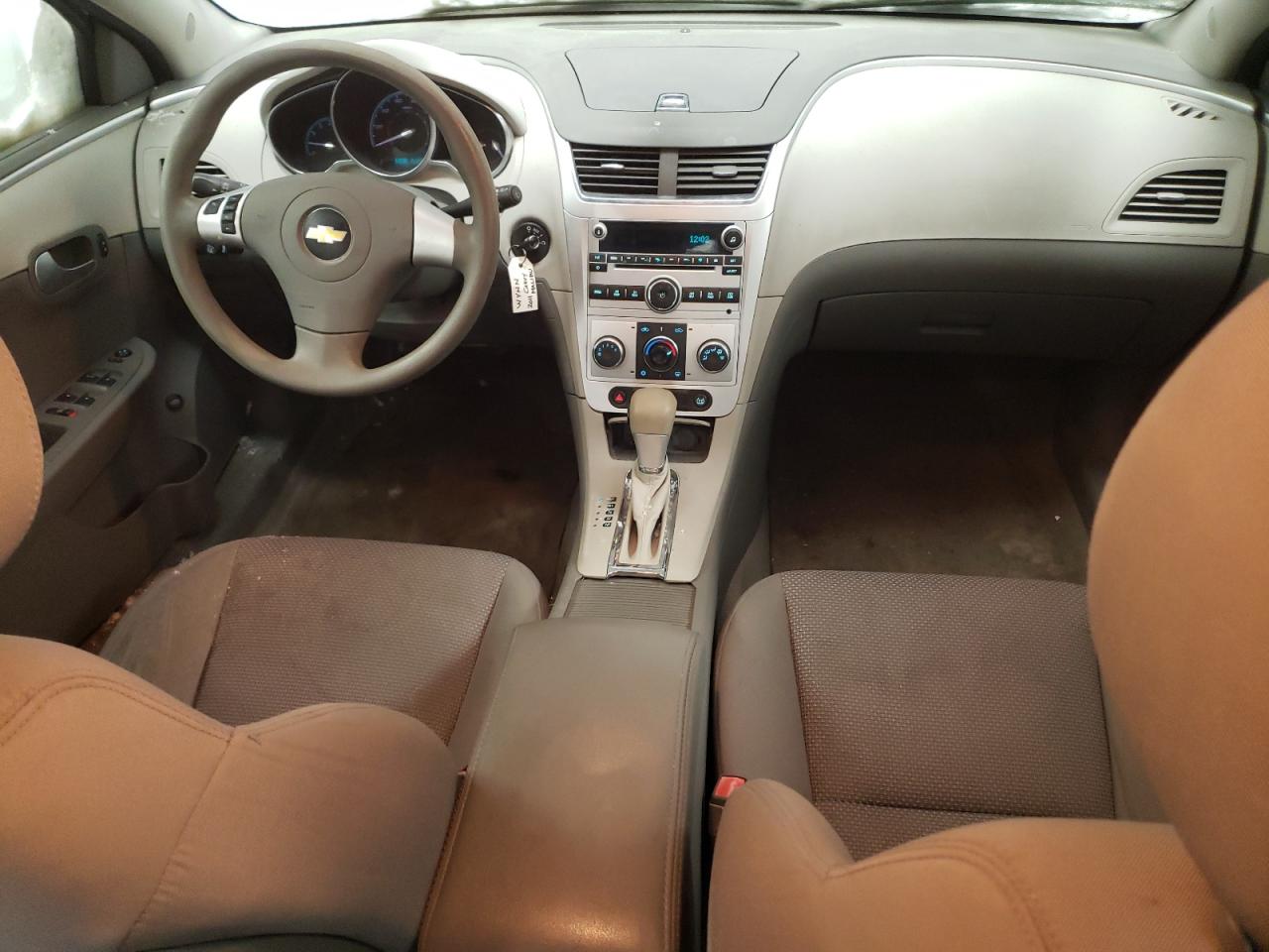 2011 Chevrolet Malibu - Image 8