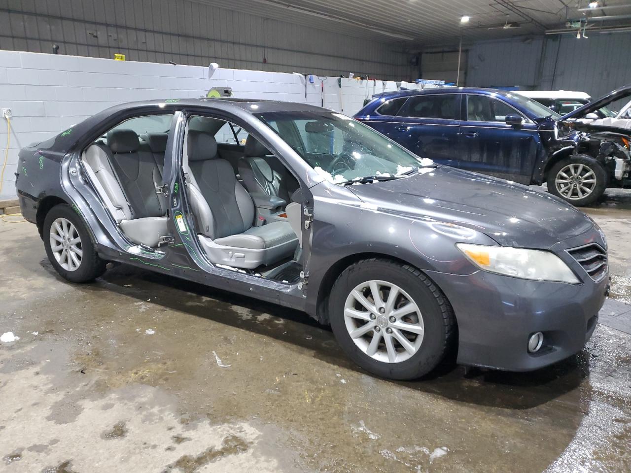 2011 Toyota Camry - Image 4