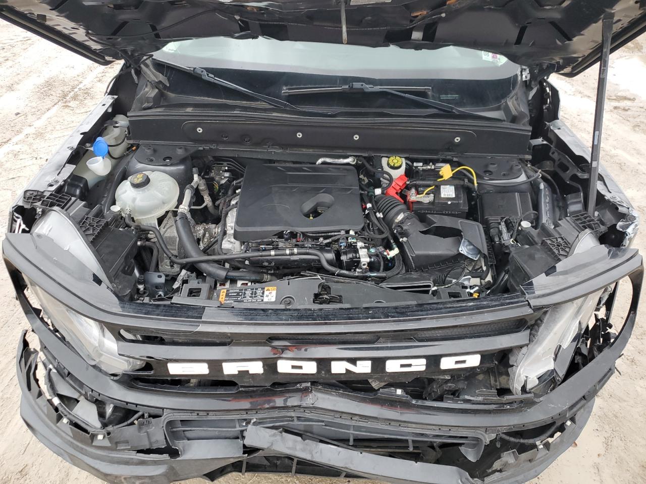 2021 Ford Bronco - Image 12