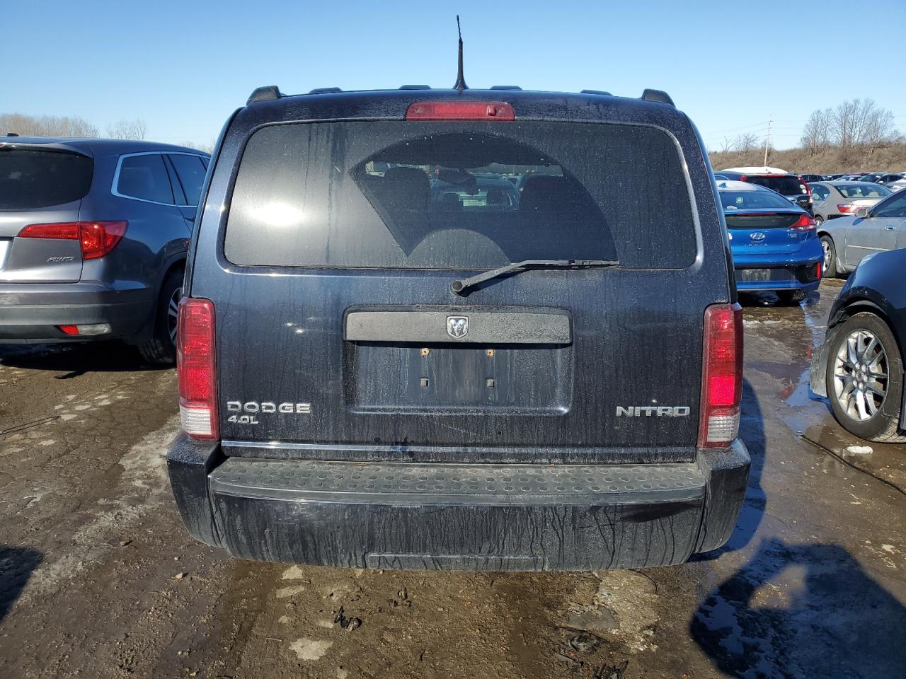2011 Dodge Nitro - Image 6