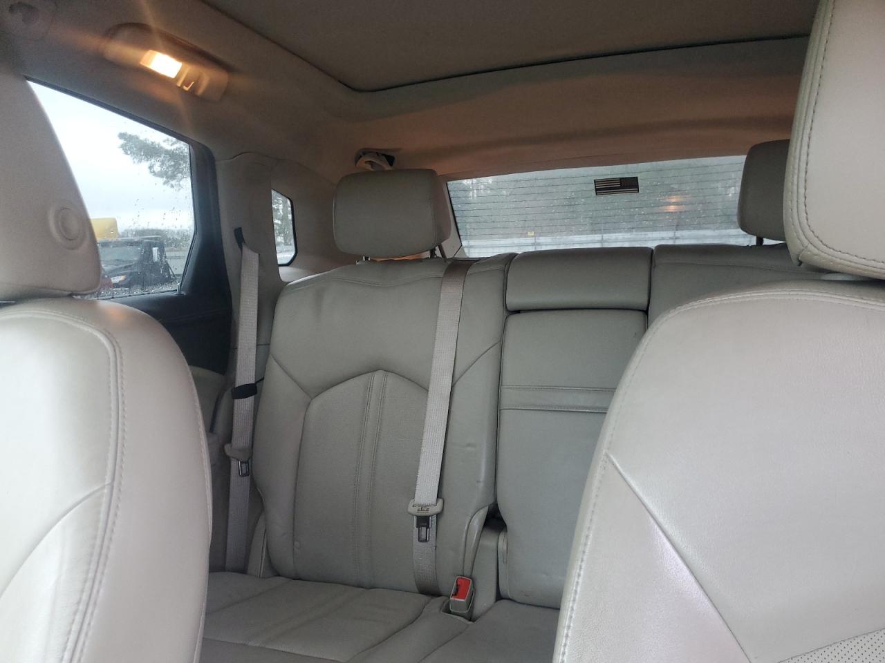 2010 Cadillac SRX - Image 10