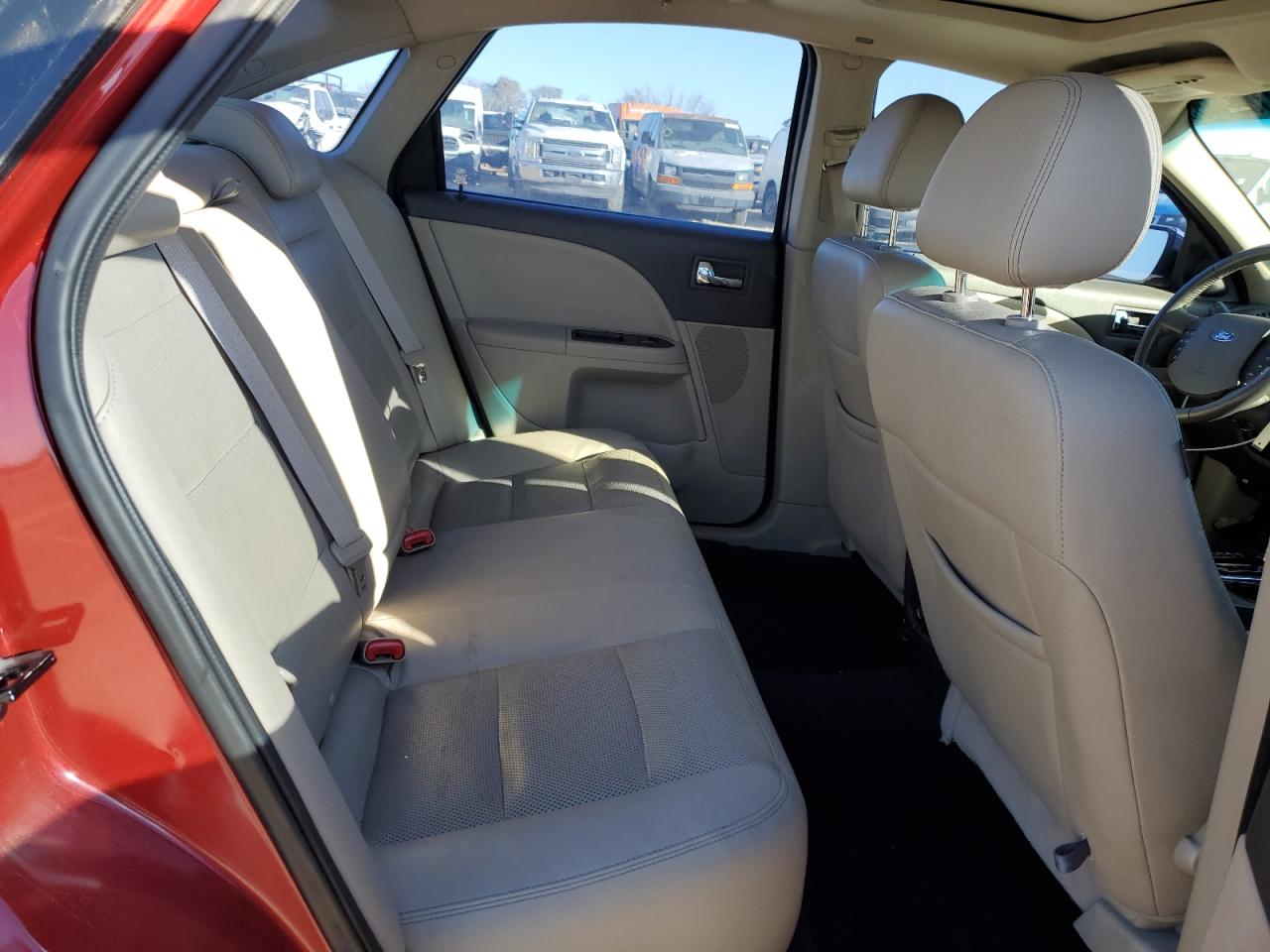 2009 Ford Taurus - Image 10