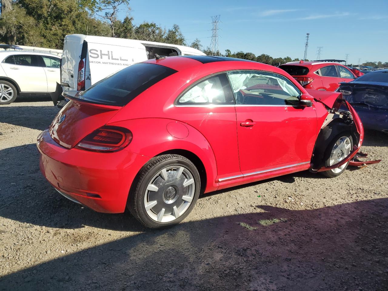 2018 Volkswagen Beetle - Image 3
