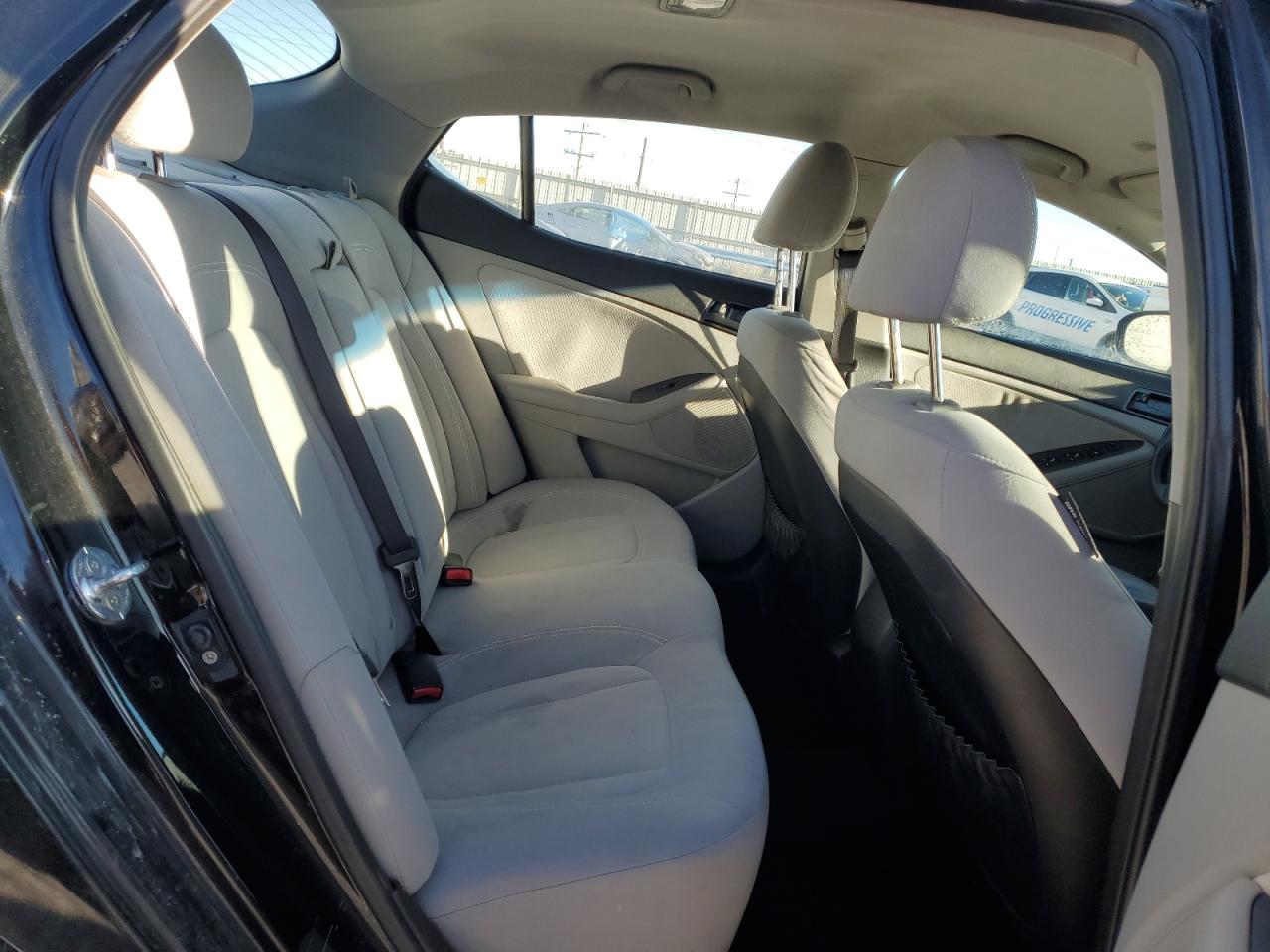 2011 Kia Optima - Image 12