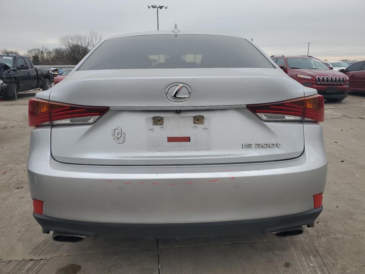 2017 Lexus IS - Image 6